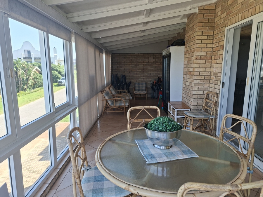 6 Bedroom Property for Sale in Aston Bay Eastern Cape